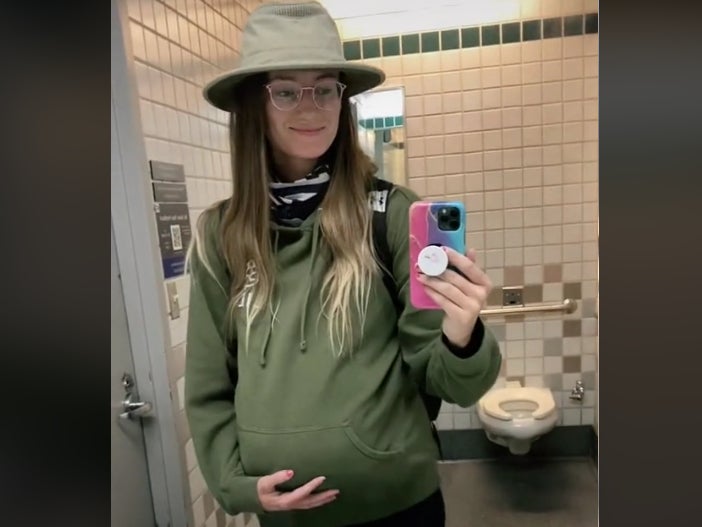 pair front cam with the preggo woman